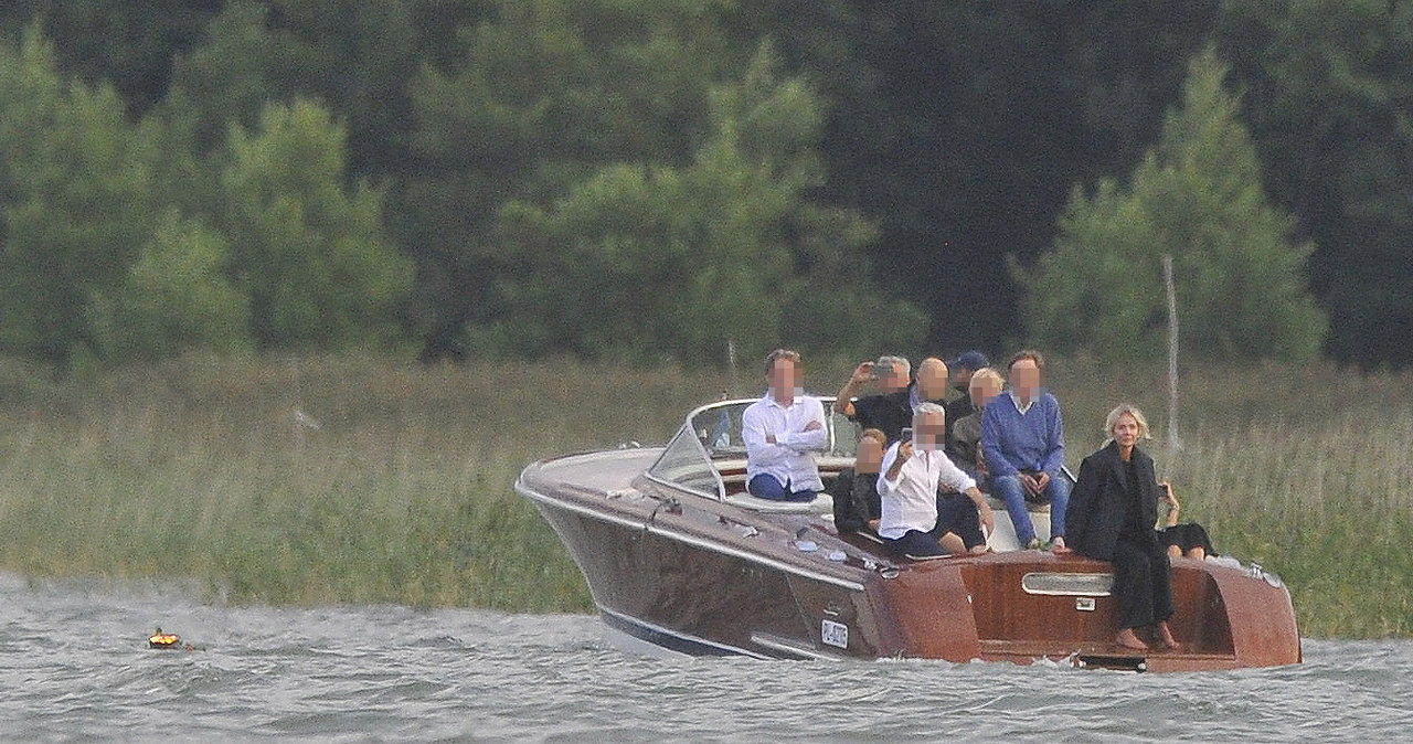 Rodzina i przyjaciele czczą pamięć Piotra Woźniaka-Staraka w każdą rocznicę jego śmierci. Tak to wyglądało rok temu /Bogdan Hrywniak /Newspix