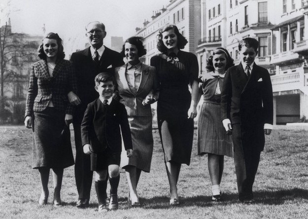 Rodzina Kennedych w swojej rezydencji w 1938 roku /PAP/DPA