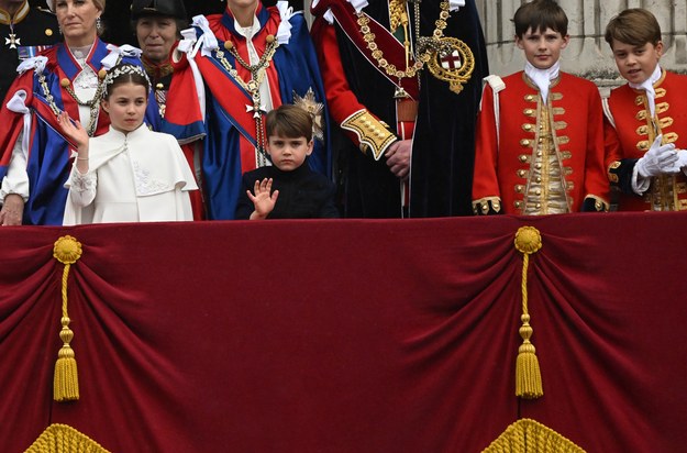 Rodzina królewska na balkonie Buckingham Palace / 	NEIL HALL /PAP/EPA