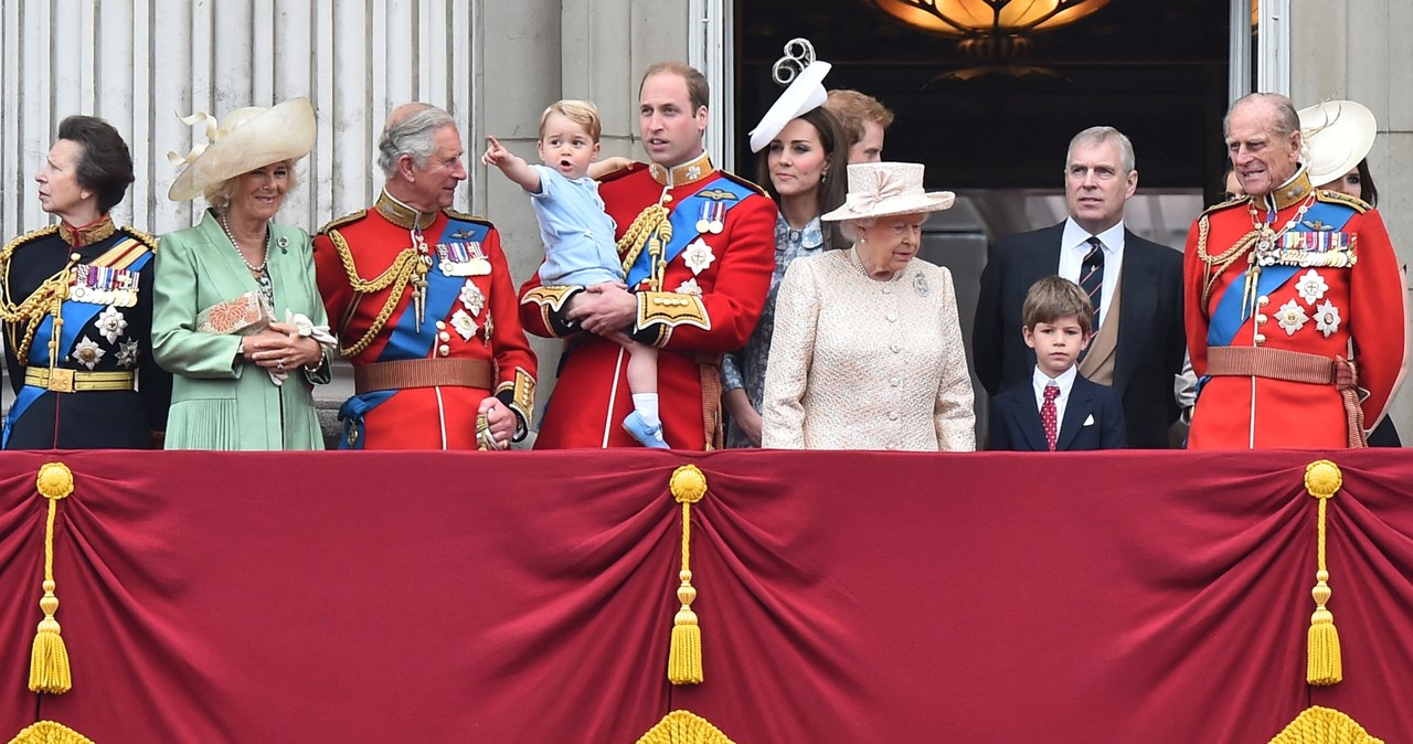 Rodzina królewska na balkonie, zdjęcie archiwalne /BEN STANSALL / AFP /AFP