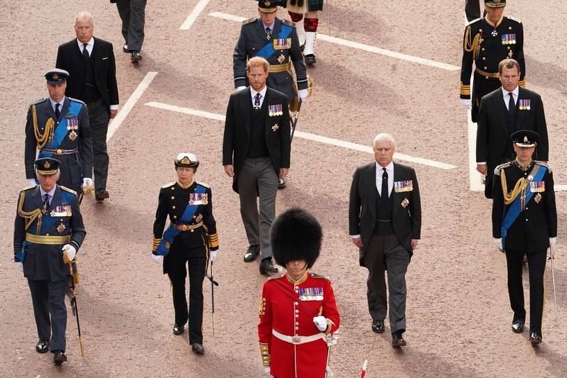 Rodzina królewska w kondukcie żałobnym za trumną królowej, 14 września 2022 roku /Victoria Jones / POOL / AFP /AFP
