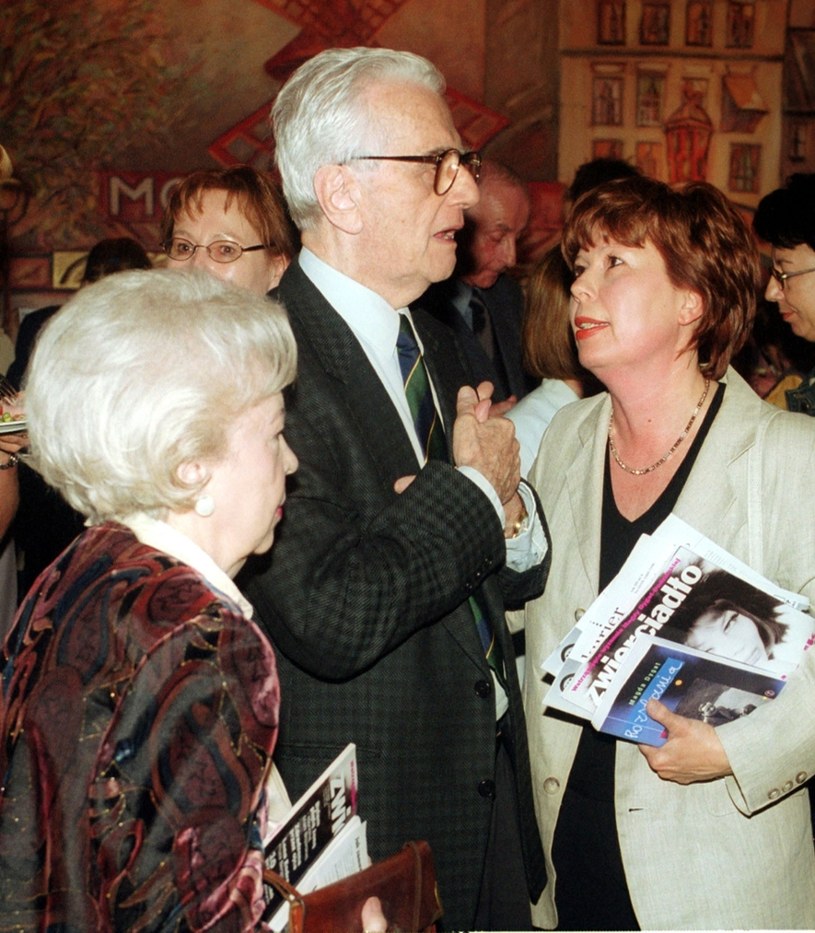 Rodzina Łapickich: Andrzej Łapicki z żoną i córką, 2001 rok /Wojtek Stein /Reporter