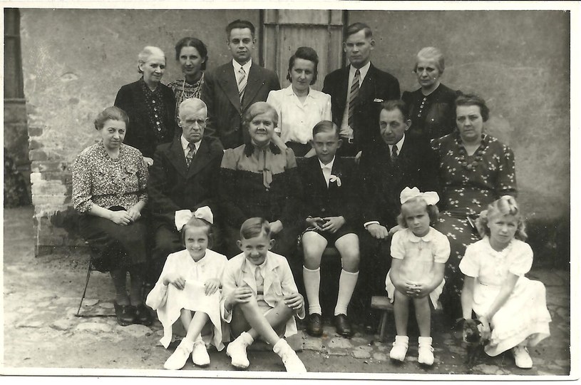 Rodzina. Poznań, rok 1946 (fot. z archiwum autorki) /INTERIA.PL
