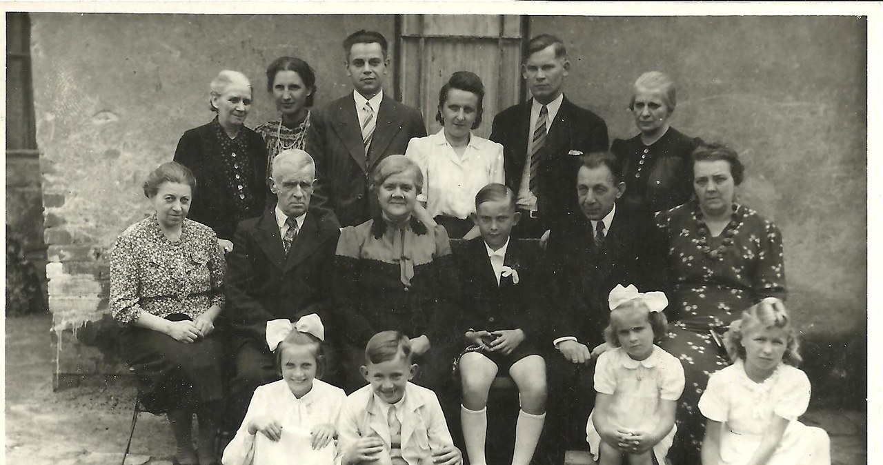 Rodzina. Poznań, rok 1946 (fot. z archiwum autorki) /INTERIA.PL