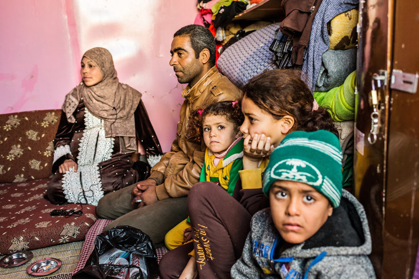 Rodzina syryjskich uchodźców w obozie Zaaatari /Mateusz Skwarczek / Polska Misja Medyczna /