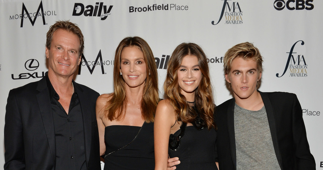 Rodzina w komplecie: Rande Gerber, Cindy Crawford, Kaia Gerber i Presley Gerber /D Dipasupil /Getty Images