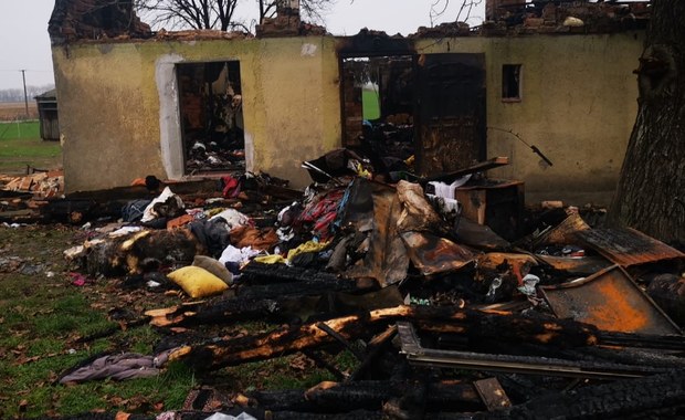 Rodzina z trójką dzieci w pożarze straciła wszystko. „Wierzymy, że będzie dobrze” 