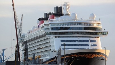 Rodzinna tragedia o włos: Matka chciała zdjęcie, dziecko wypadło za burtę