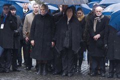 Rodziny ofiar katastrofy na uroczystościach w Lesie Katyńskim