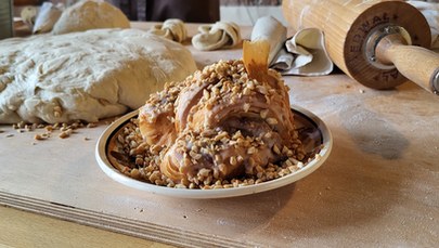 Rogale świętomarcińskie. Oto przepis na najsmaczniejszą wersję [WIDEO]