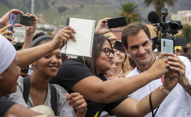 Roger Federer potrzebował kolejnej operacji kolana. Wróci dopiero w 2021 roku