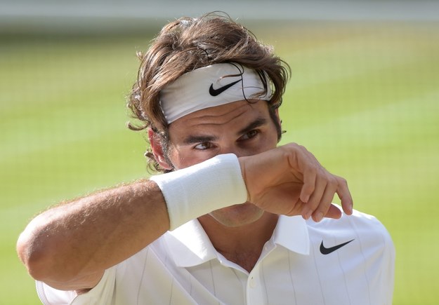 Roger Federer w zaciętym pojedynku przegrał finał w Londynie /FACUNDO ARRIZABALAGA /PAP/EPA