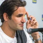 Roger Federer zdradził, w jaki sposób doznał kontuzji kolana. Kąpał córki