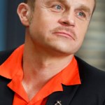 Rogucki pracował z Korą. W Sopocie miał okazję zaśpiewać ku jej pamięci