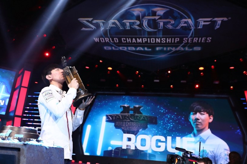 Rogue zwycięzcą StarCraft World Championship Global Finals podczas BlizzCon 2017 /AFP