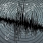 Rój niemal 30 tysięcy trzęsień ziemi nawiedził Santorini. Odkryto powód