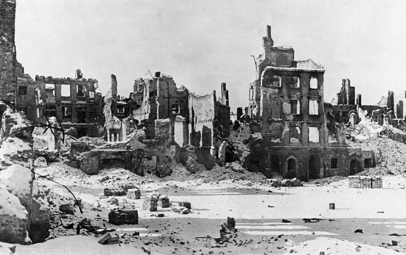Rok 1945. Ruiny Warszawy /Getty Images