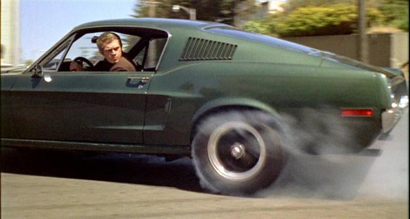 Rok 1968. Steve McQueen za kierownicą Mustanga w niezapomnianym filmie "Bullit" /materiały prasowe