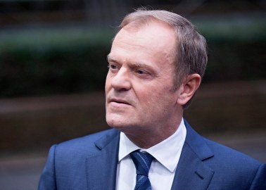 Rok temu Donald Tusk objął stanowisko w Brukseli. Zarobił krocie!
