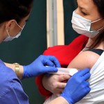 Rok temu pierwsza osoba w Polsce przyjęła szczepionkę przeciw Covid-19