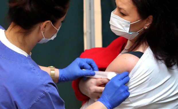 Rok temu pierwsza osoba w Polsce przyjęła szczepionkę przeciw Covid-19