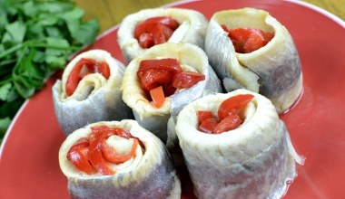 Roladki śledziowe na andrzejki. Są tak dobre, że powtórzysz na wigilię