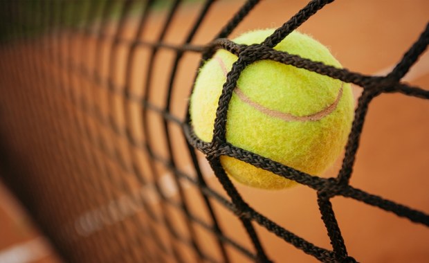 Roland Garros: Niebezpieczny incydent i kontrowersje wokół dyskwalifikacji tenisistek