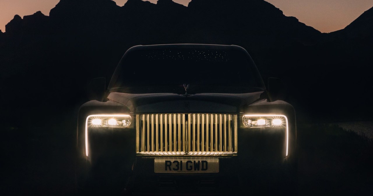 Rolls-Royce Cullinan ma teraz podświetlany grill. /materiały prasowe