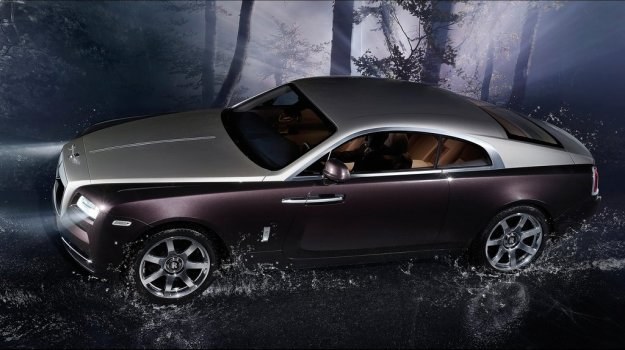 Rolls-Royce Wraith porusza się na kołach z 20- lub 21-calowymi obręczami. /Rolls-Royce
