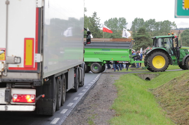 Rolnicy będą blokować drogi w kilkunastu miastach w Polsce / 	Tomasz Waszczuk    /PAP
