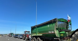 Rolnicy blokują S3. Protest sparaliżuje wakacyjne wyjazdy nad morze? 
