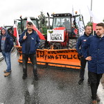 Rolnicy drugi dzień blokowali krajową „dwunastkę”. Chcieli spotkania z premierem
