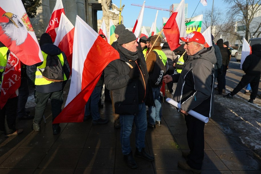 Rolnicy na Placu Defilad /Paweł Supernak  /PAP