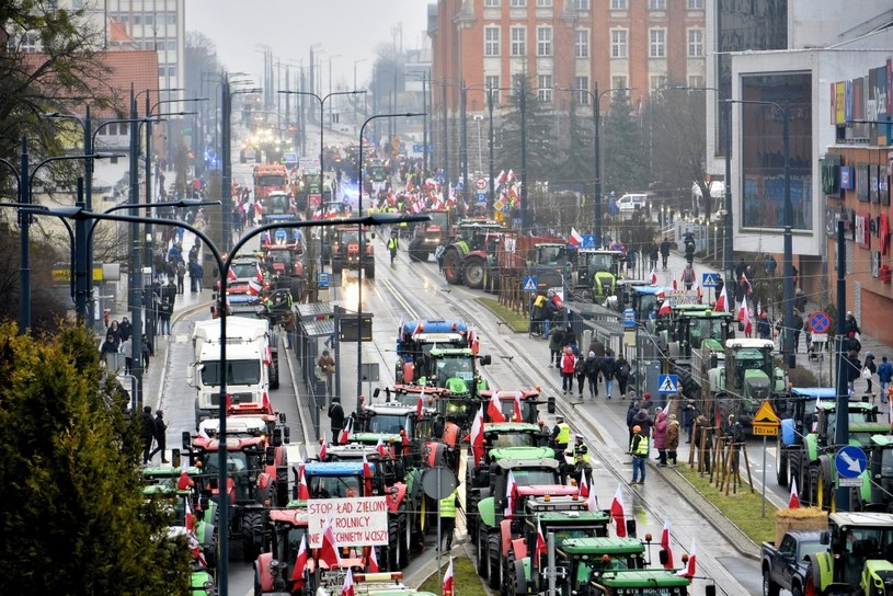 Rolnicy nie odpuszczają. Kolejne drogi w Polsce zablokowane
