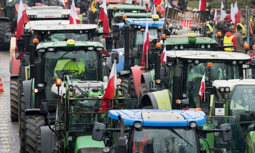 Rolnicy planują, że do centrum Wrocławia zjedzie 500 traktorów. / WOJCIECH STROZYK/REPORTER  /East News