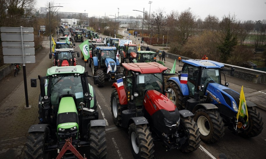 Rolnicy protestujący przeciwko umowie z Mercosur /YOAN VALAT  /PAP/EPA