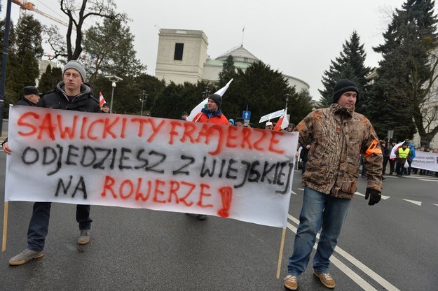 Rolnicy w drodze do KPRM /Marcin Obara /PAP