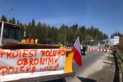 Rolnicy z Podhala zablokowali drogę w Chyżnem