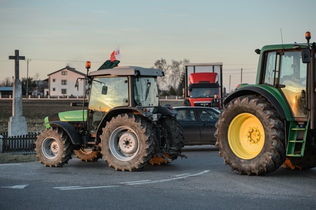 Rolnicy z powiatu siedleckiego blokują drogę nr 2 Warszawa - Terespol /Wojciech Pacewicz /PAP