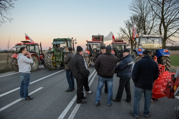 Rolnicy z powiatu siedleckiego blokują drogę nr 2 Warszawa - Terespol /Wojciech Pacewicz /PAP