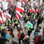 Rolnicy zablokują w środę drogi w całym kraju. Sprawdź, w których regionach będzie najgorzej