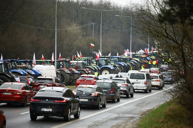 Rolnicy zdecydowali się powrócić na polskie drogi z tzw. protestem ostrzegawczym. /Filip Naumienko/REPORTER /East News