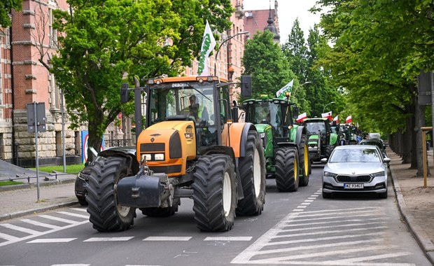 Rolnikom puszczają nerwy. Traktory w centrum Szczecina