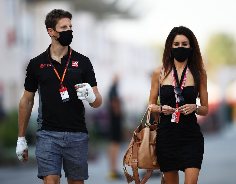 Romain Grosjean (na zdjęciu z żoną) będzie miał operowaną dłoń /Getty Images