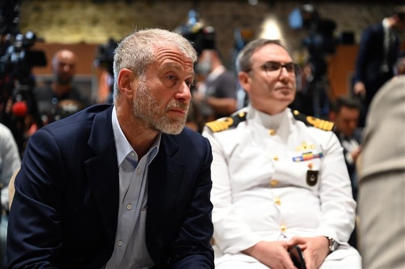 Roman Abramowicz w opałach. Gra o 2,5 miliarda funtów wciąż trwa