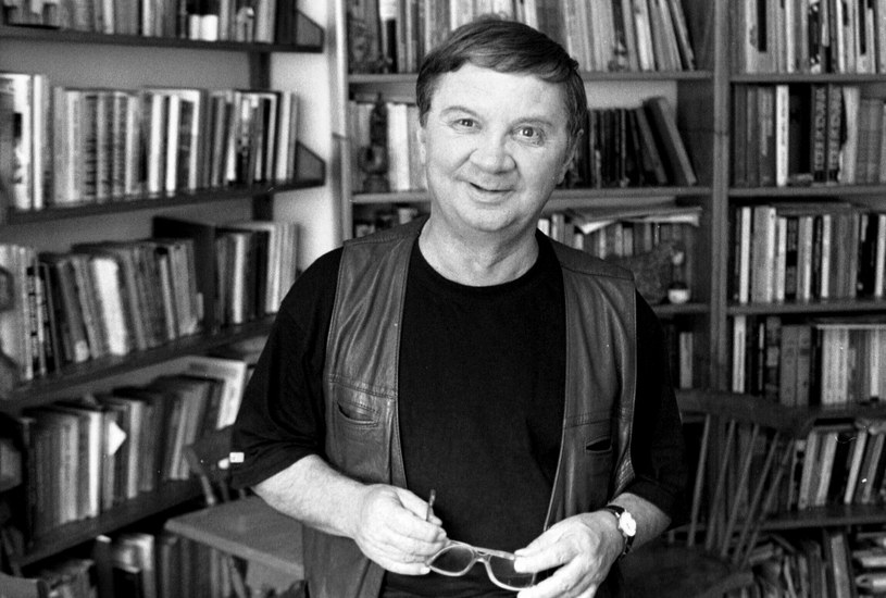 Roman Kłosowski w swoim mieszkaniu, 1998 r. /Andrzej Iwańczuk /Reporter