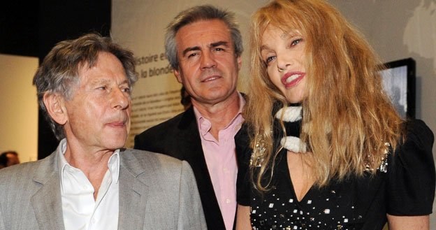 Roman Polanski spotkał się z francuską aktorką Arielle Dombasle /AFP