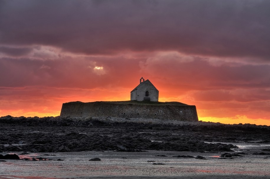 Romantyczna scenaria przyciąga coraz więcej par, które chcą wziąć ślub w tym miejscu /Shutterstock