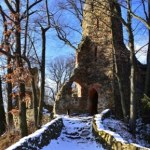 Romantyczny zamek Hochbergów starszy niż sądzono? Idealne miejsce na spacer