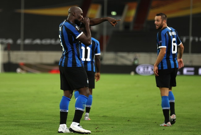 Liga Europy: Inter Mediolan zmierzy się z Sevillą w finale Romelu Lukaku cieszy się po golu /LARS BARON / POOL /PAP/EPA